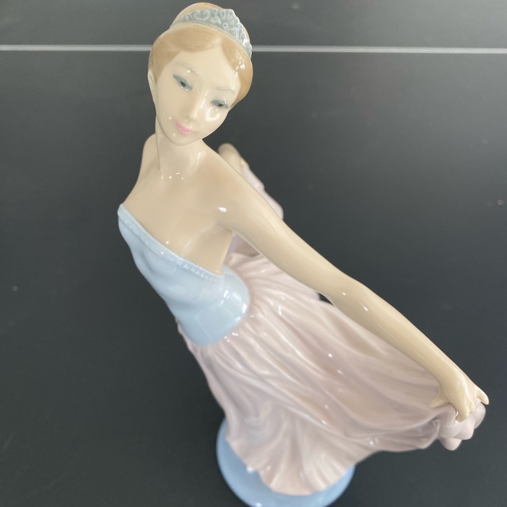 LLADRO #5050 The Dancer Ballerina Retired